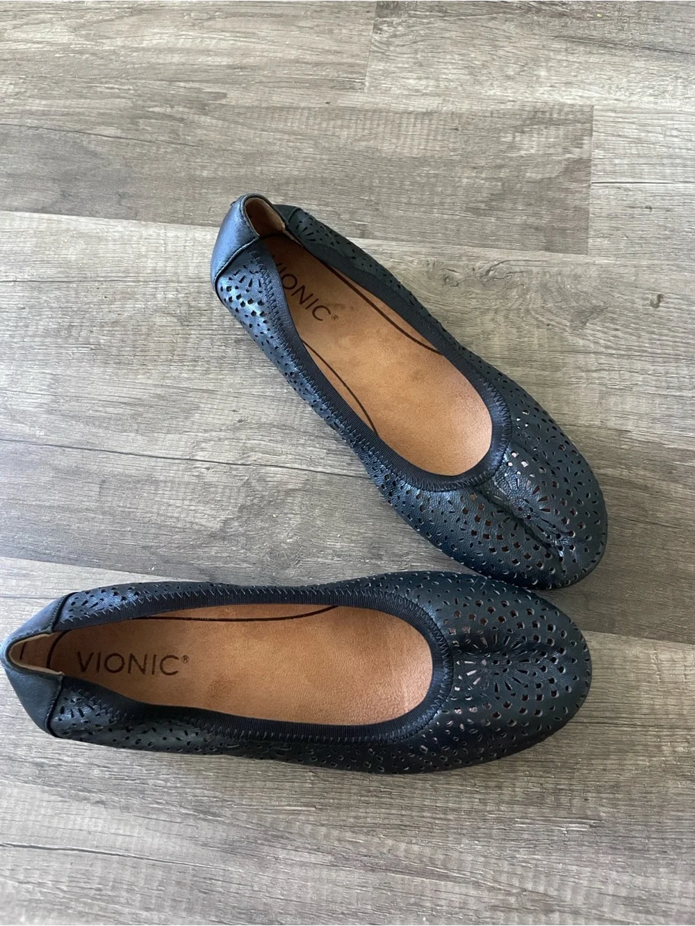 Vionic Women's Black Robyn Napa Perforated Leather Ballet Flats